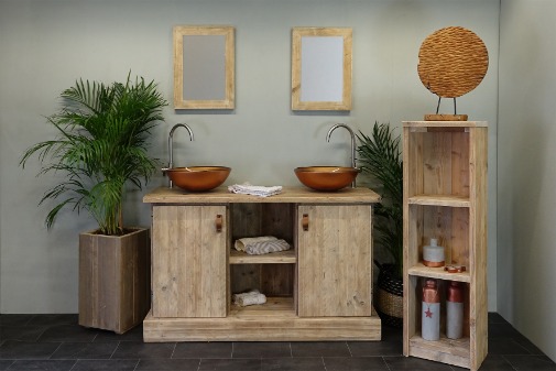 Badezimmermöbel Mallorca aus Gerüstholz mit charmanter Ausstrahlung