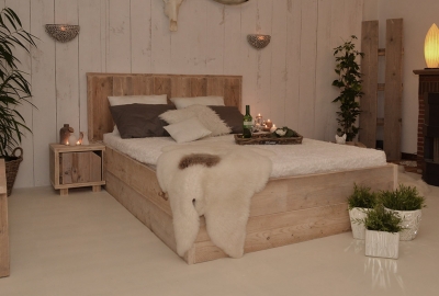 Betten aus Gerüstholz sind nachhaltig und vielseitig